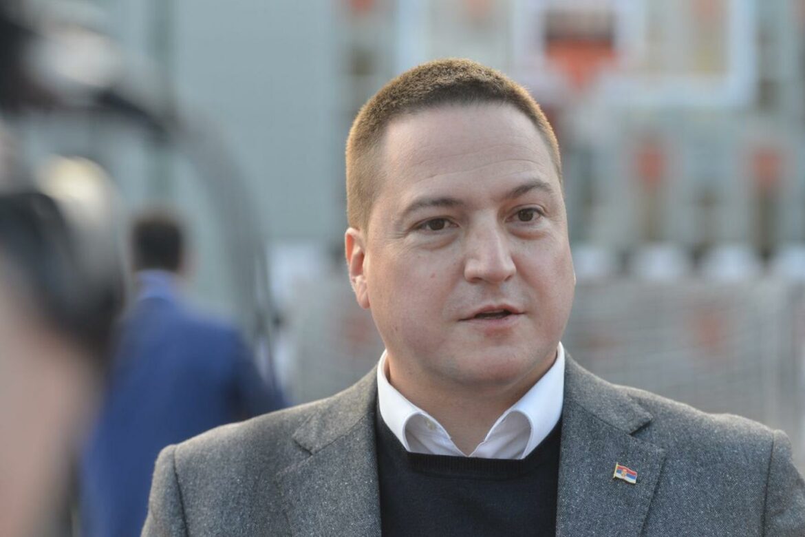 Sindikati: Ministar Ružić će predložiti da prosvetari dobiju 20.000 dinara pomoći