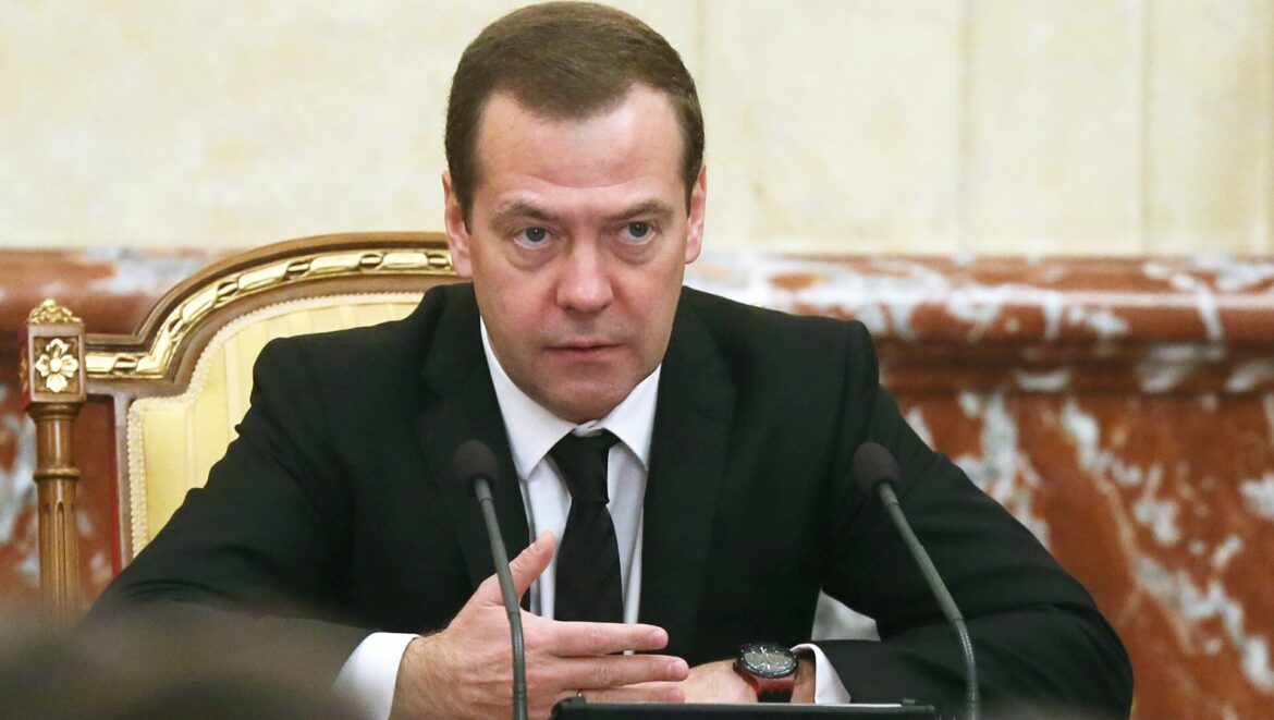 Medvedev: Preispitaćemo odnose sa državama koje uvode sankcije, mogli bismo da zaplenimo imovinu stranih kompanija