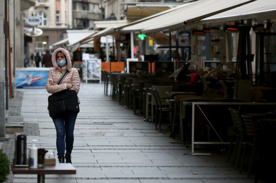 Ujutru slab mraz, tokom dana promenljivo oblačno i uglavnom suvo