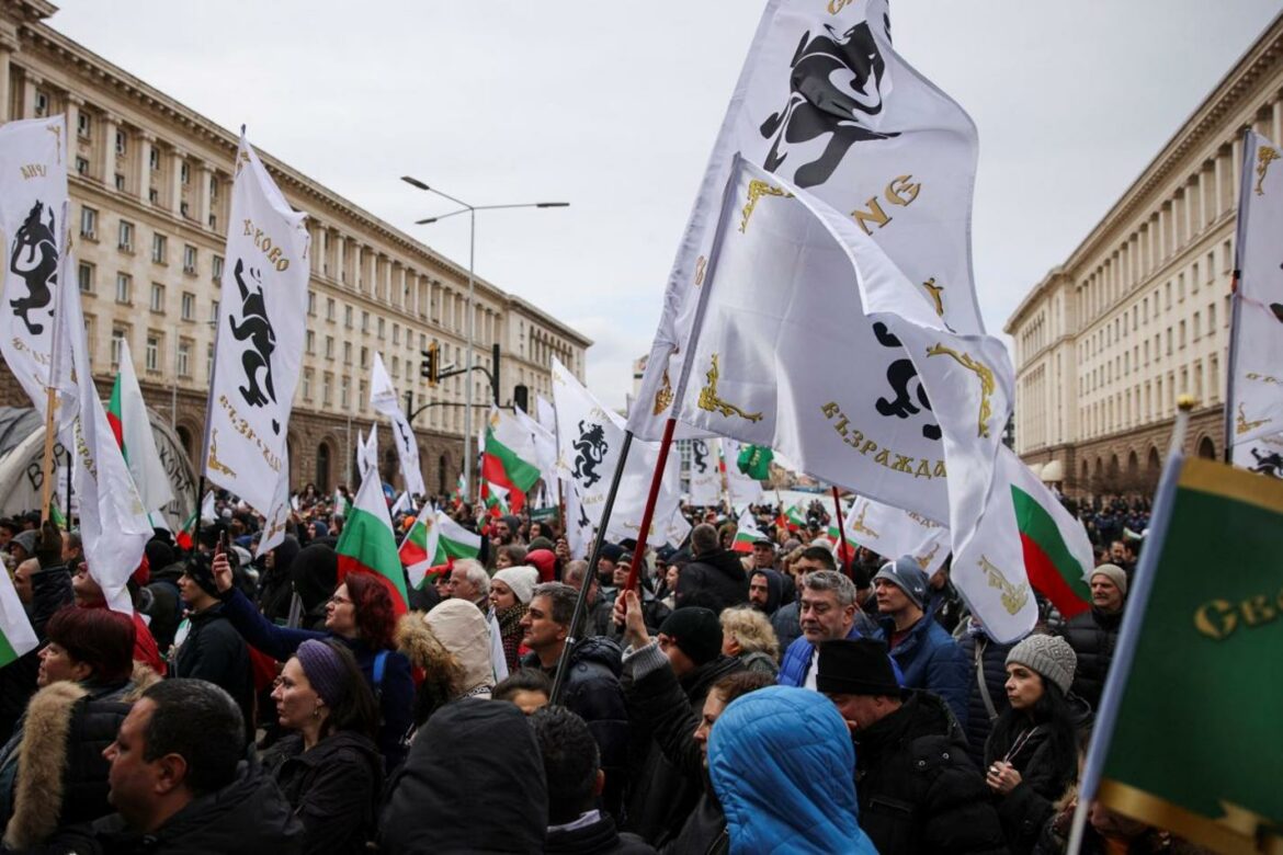 Protest u Sofiji, demonstranti traže ostavku vlade i ukidanje svih kovid mera