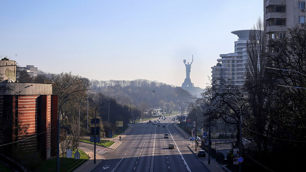 Moskva poziva civile da napuste Kijev, vojska stvara bezbedan prolaz