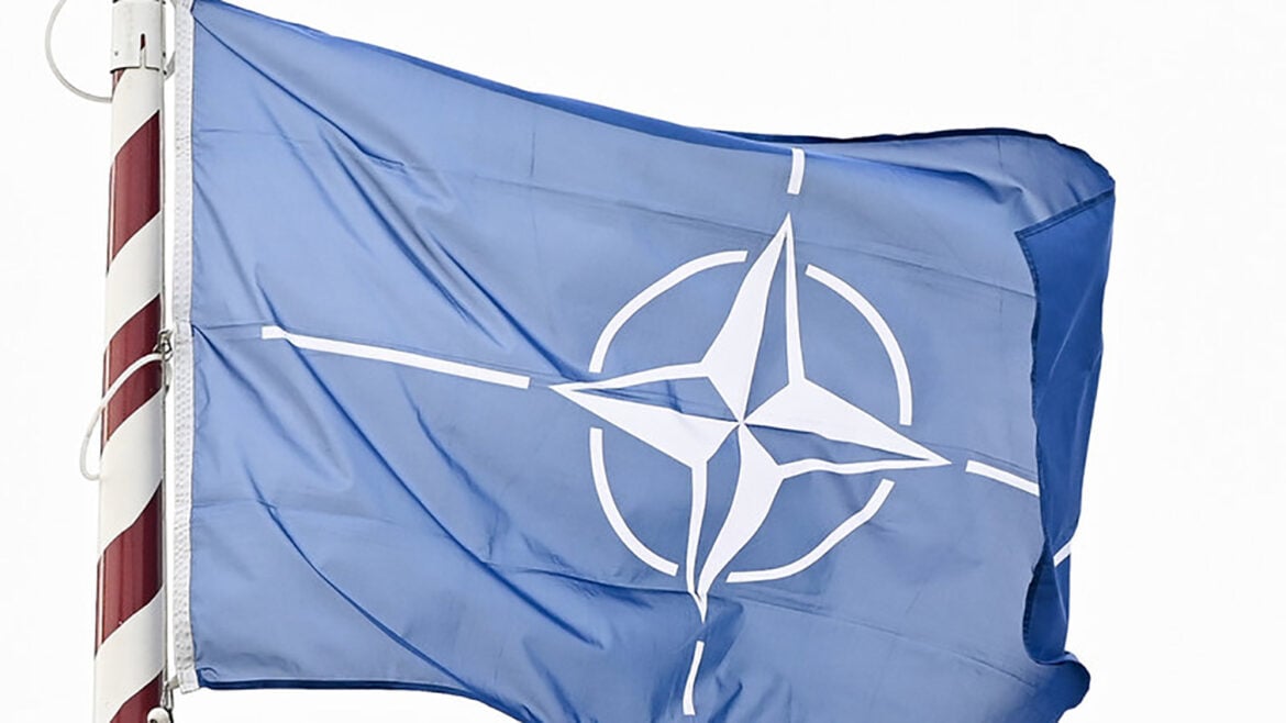 Judžin Čolij: Države članice NATO-a moraju da obezbede Ukrajini borbene avione bez daljeg odlaganja