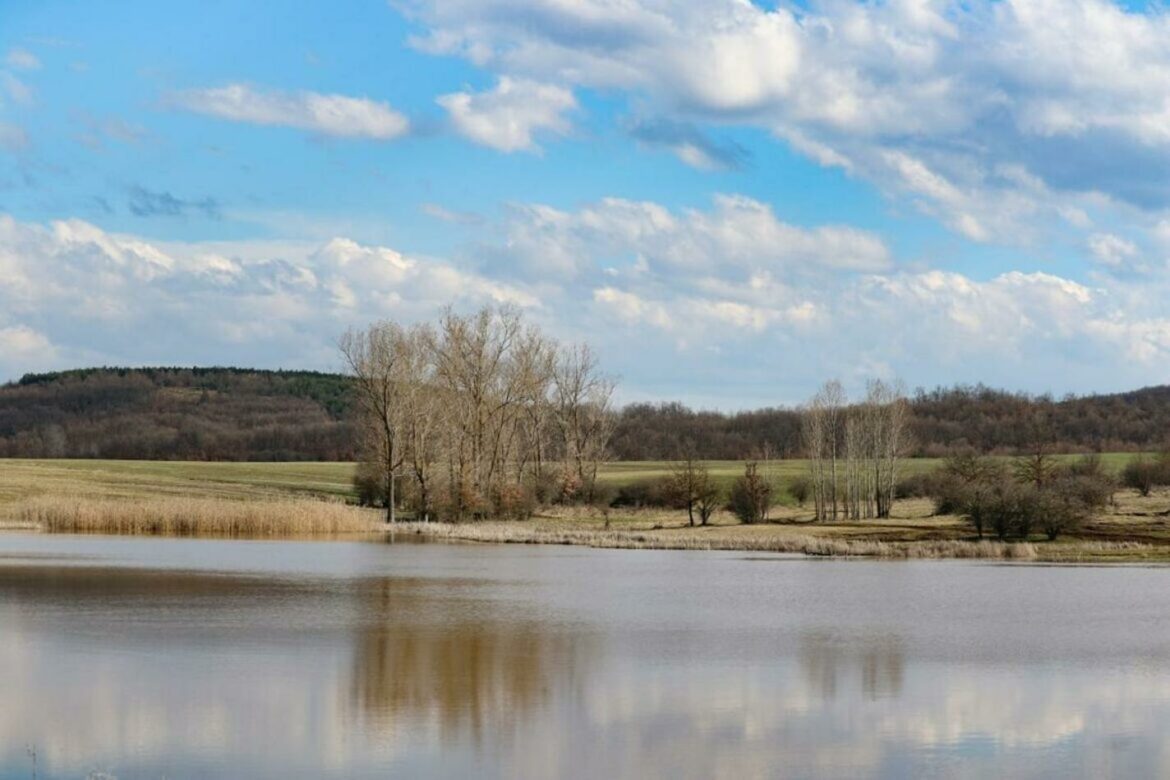 Smena sunca i oblaka, temperatura do 15 stepeni