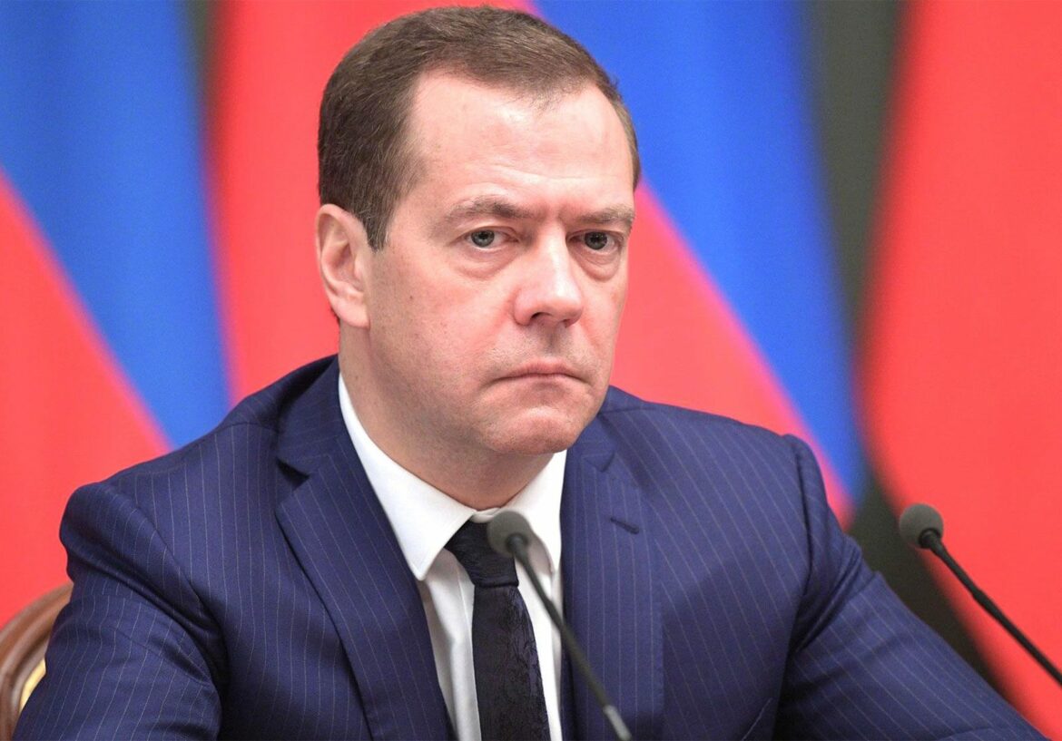 Medvedev: Sjedinjene Države vode posrednički rat protiv Rusije