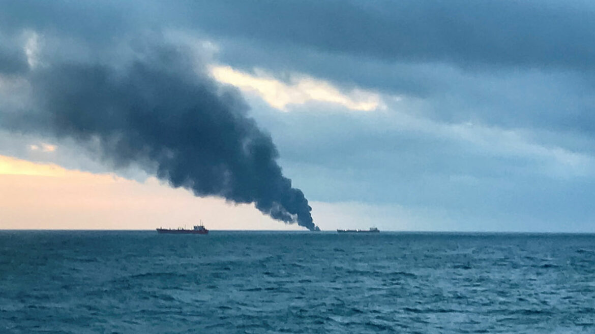Tanker gori u Crnom moru, skoro dve nedelje nakon očiglednog ruskog vojnog napada