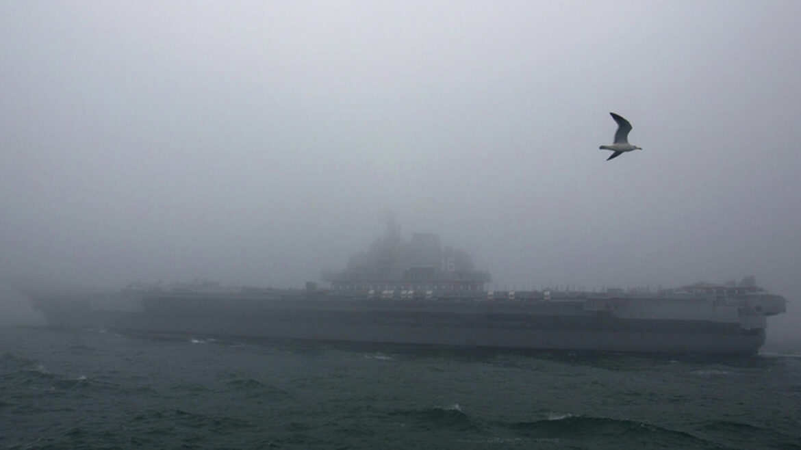 Kina plovi glavnim brodom pored Tajvana uoči pregovora sa SAD