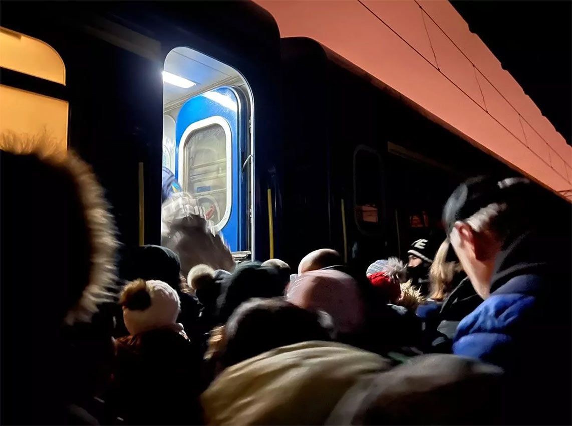 Haos na železničkoj stanici u Kijevu dok hiljade žure da beže