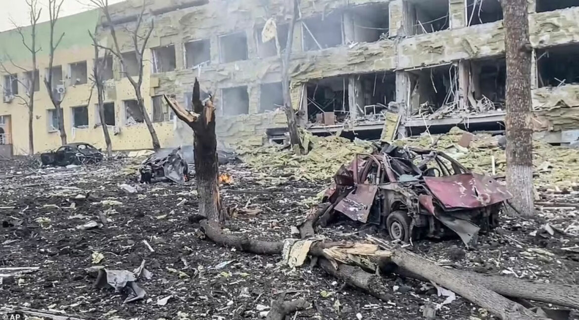 Gradonačelnik Mariupolja traži pomoć i poziva na zonu zabrane letova nakon bombardovanja porodilišta