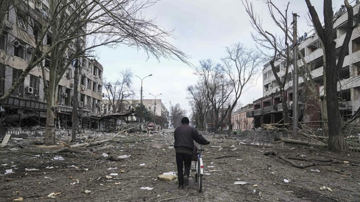 Ukrajina optužuje Rusiju za bombardovanje škole u ​​Mariupolju