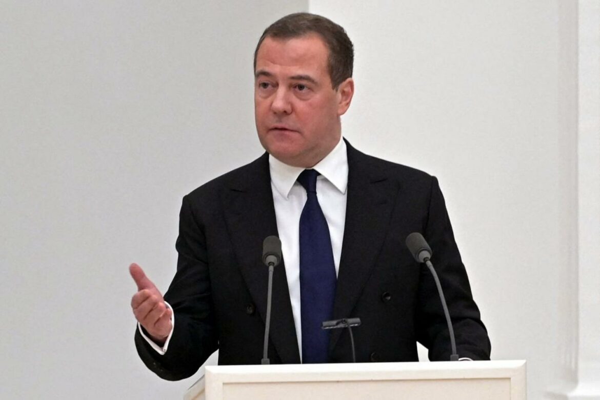 Medvedev: Sankcije će ujediniti rusko društvo