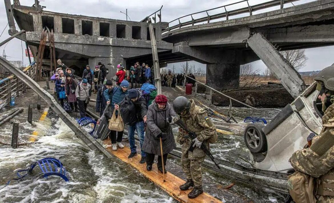 Ukrajinske vlasti: Ruske snage uništile most u Černigovu