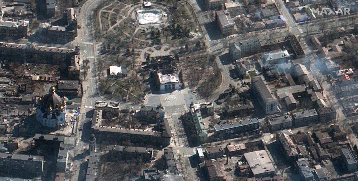 Novi satelitski snimak pokazuje ogromnu štetu na teatru Mariupolj nakon bombardovanja