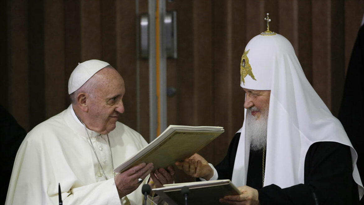 Patrijarh Kiril i papa Franja razgovaraju o Ukrajini