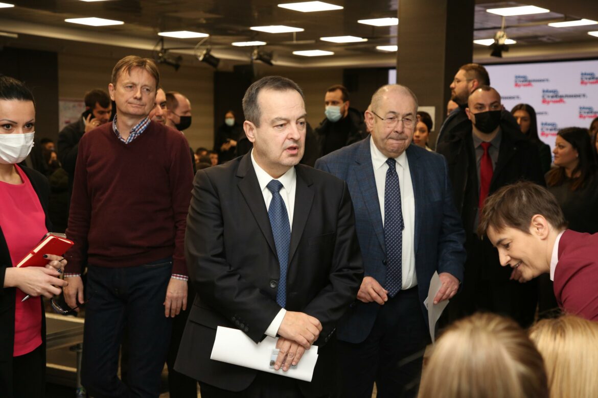 Dačić i Pastor potpisima podržali kandidaturu Vučića