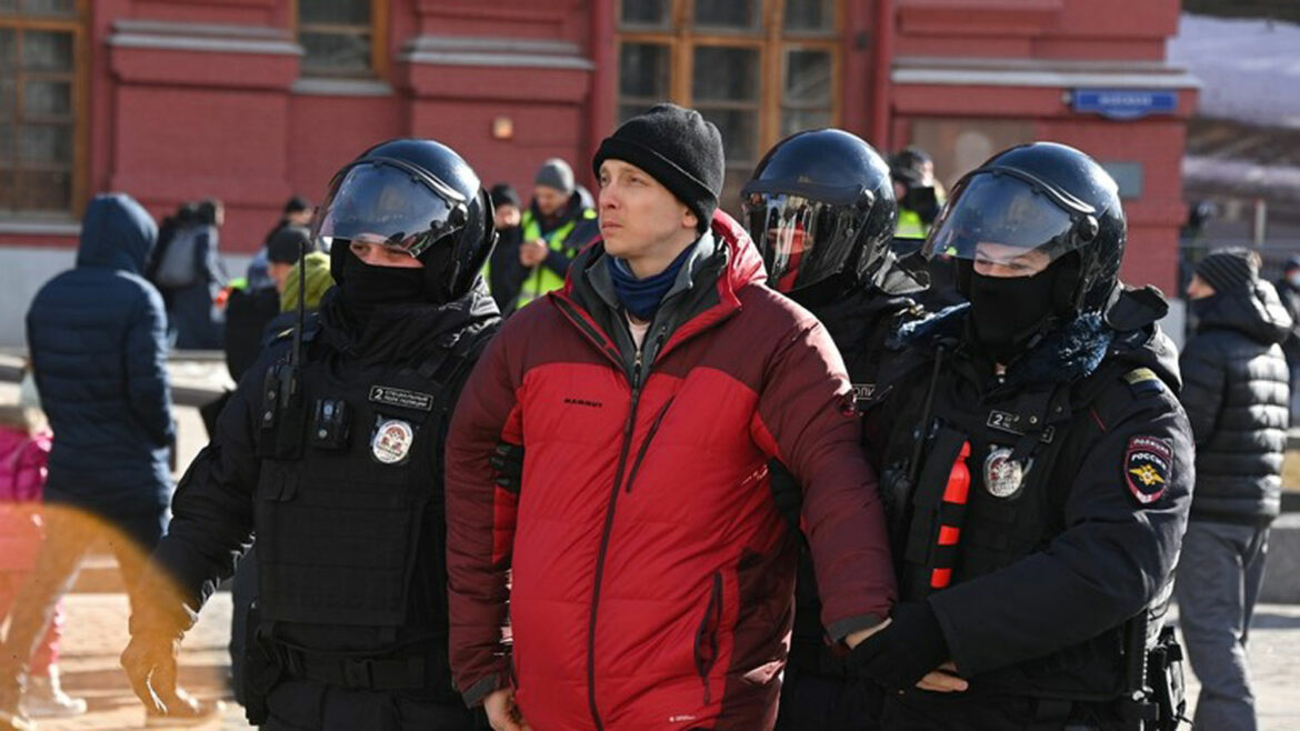 Stotine uhapšenih na antiratnom protestu u Moskvi
