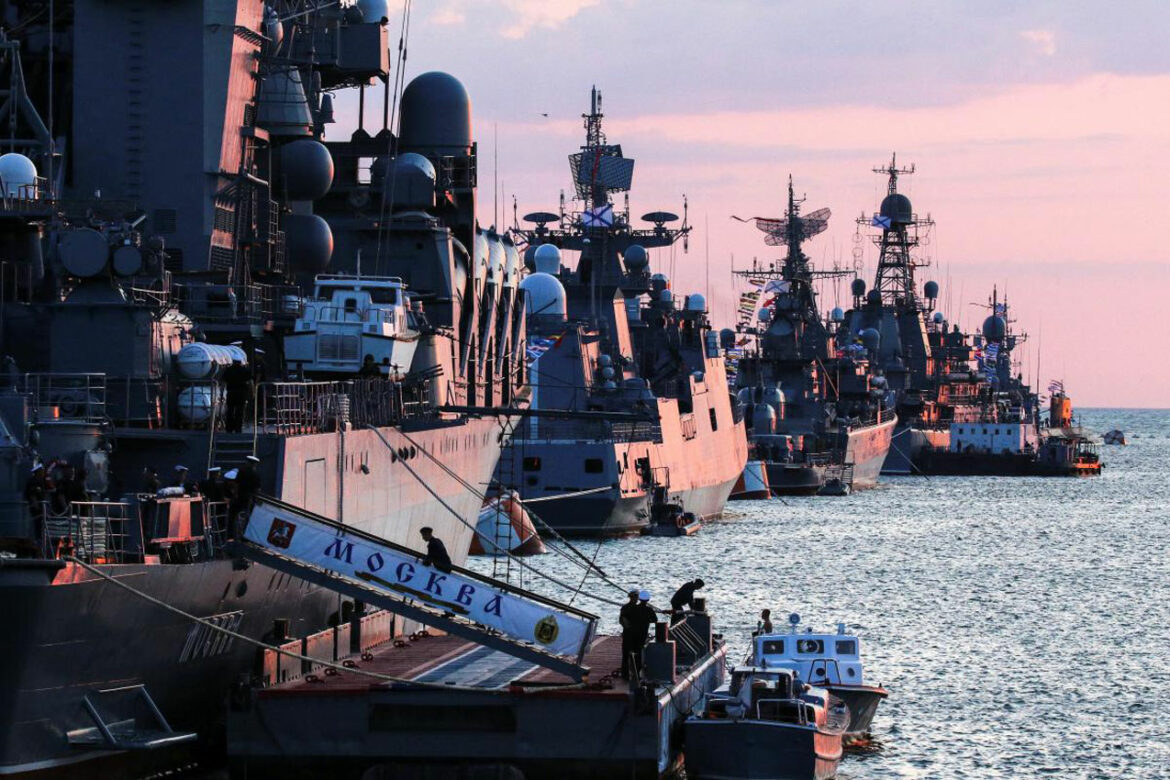SAD: Rusija blokira u Crnom moru više od 90 brodova koji nose hranu