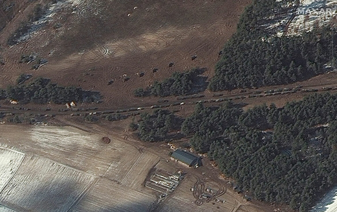 Zaustavljeni ruski konvoj dug 40 milja u blizini Kijeva sada je u velikoj meri raspršen, pokazuju satelitski snimci