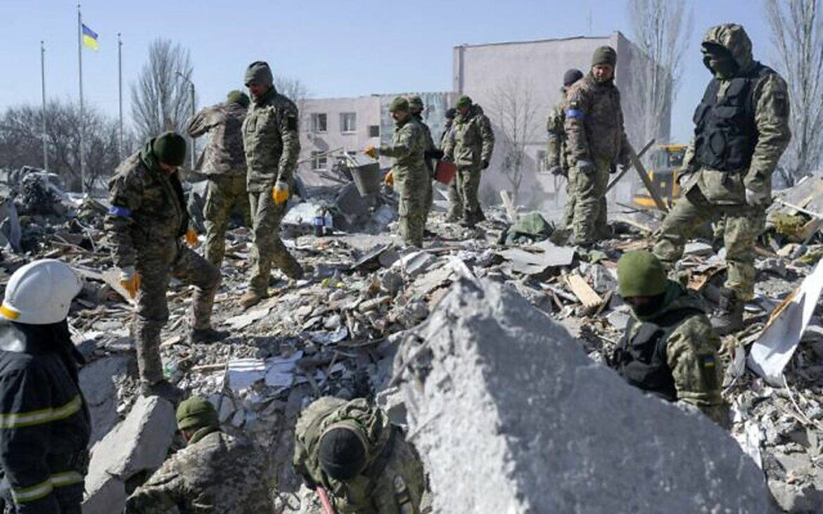 Desetine ukrajinskih vojnika ubijeno u kasarnama koje je bombardovala Rusija, kažu svedoci