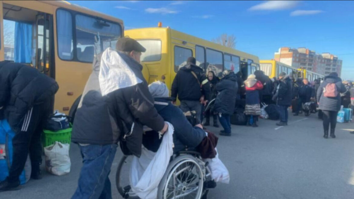 Preko 4.000 evakuisanih iz opkoljenog Mariupolja stiglo u Zaporožje.