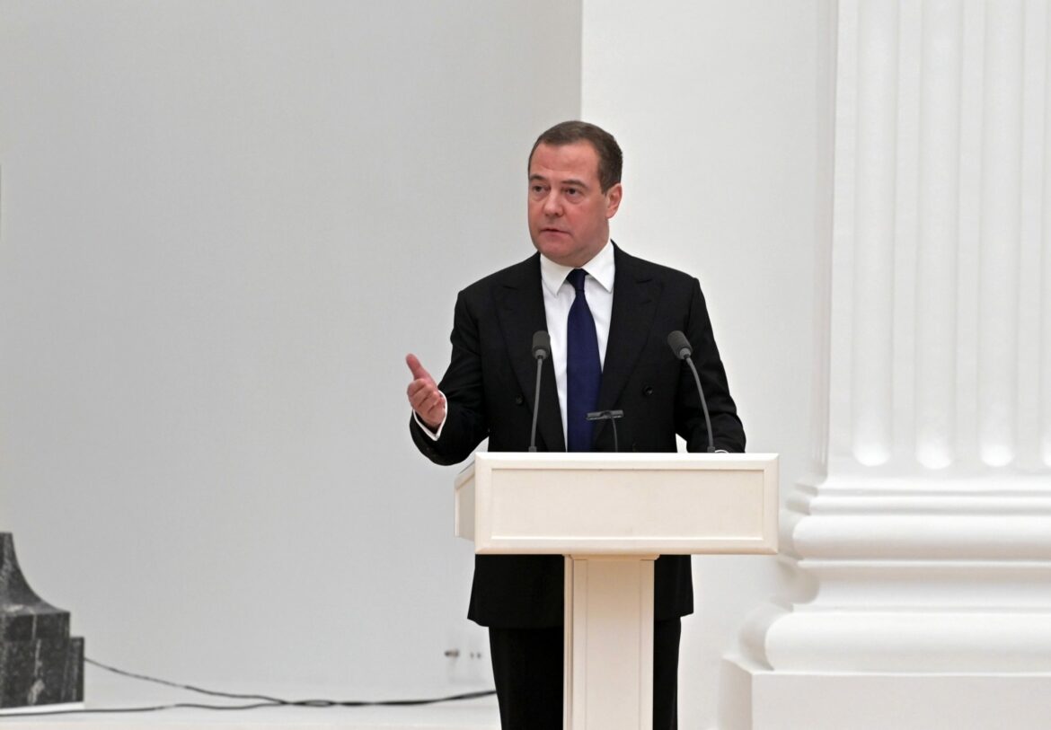 Medvedev: Moskva će se sudskim putem boriti protiv zaplane ruske imovine