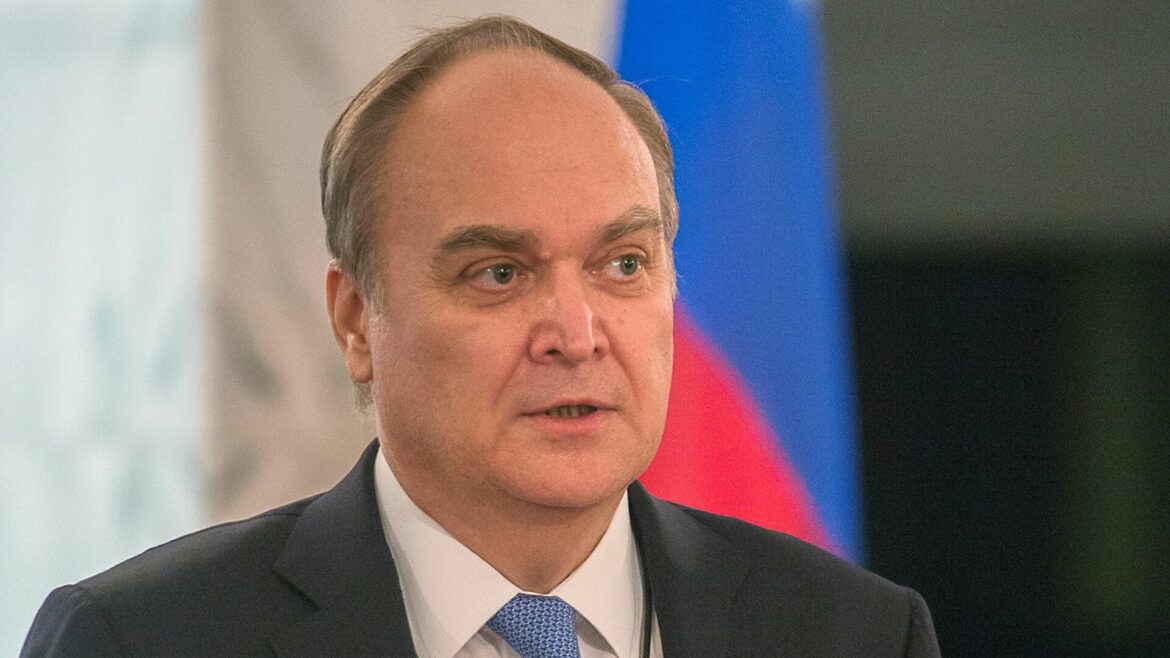 Antonov: Ugašeni računi konzulata u Njujorku i Hjustonu