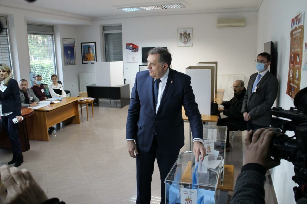 Milorad Dodik glasao u Generalnom konzulatu Srbije u Banjaluci