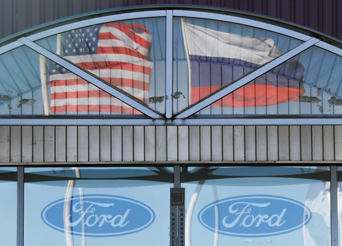 Ford ne žuri da ponovo otvori posao u Rusiji