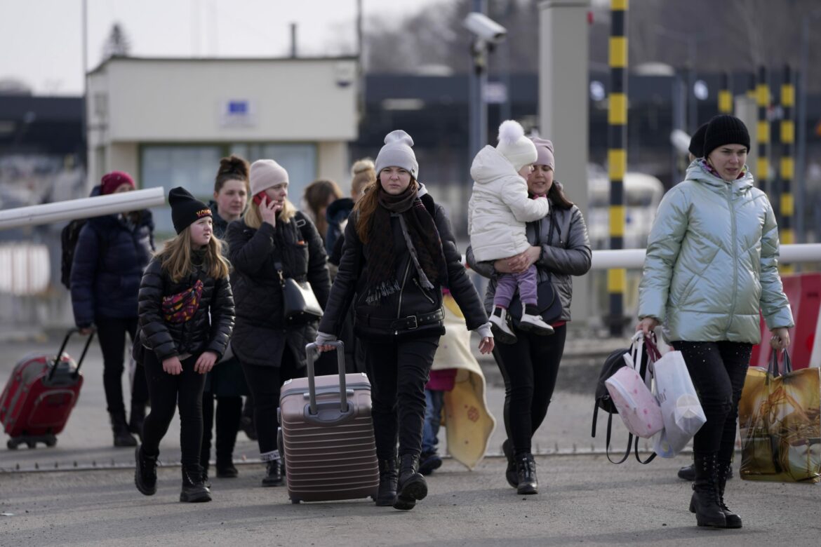 Iz Ukrajine u Poljsku izbeglo skoro dva ipo miliona ljudi