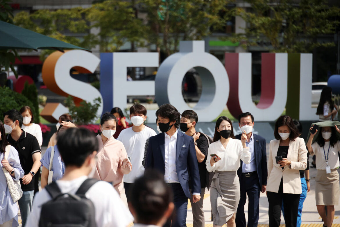 Južna Koreja snizila Kovid na bolest „klase 2“ i uklonila ograničenja