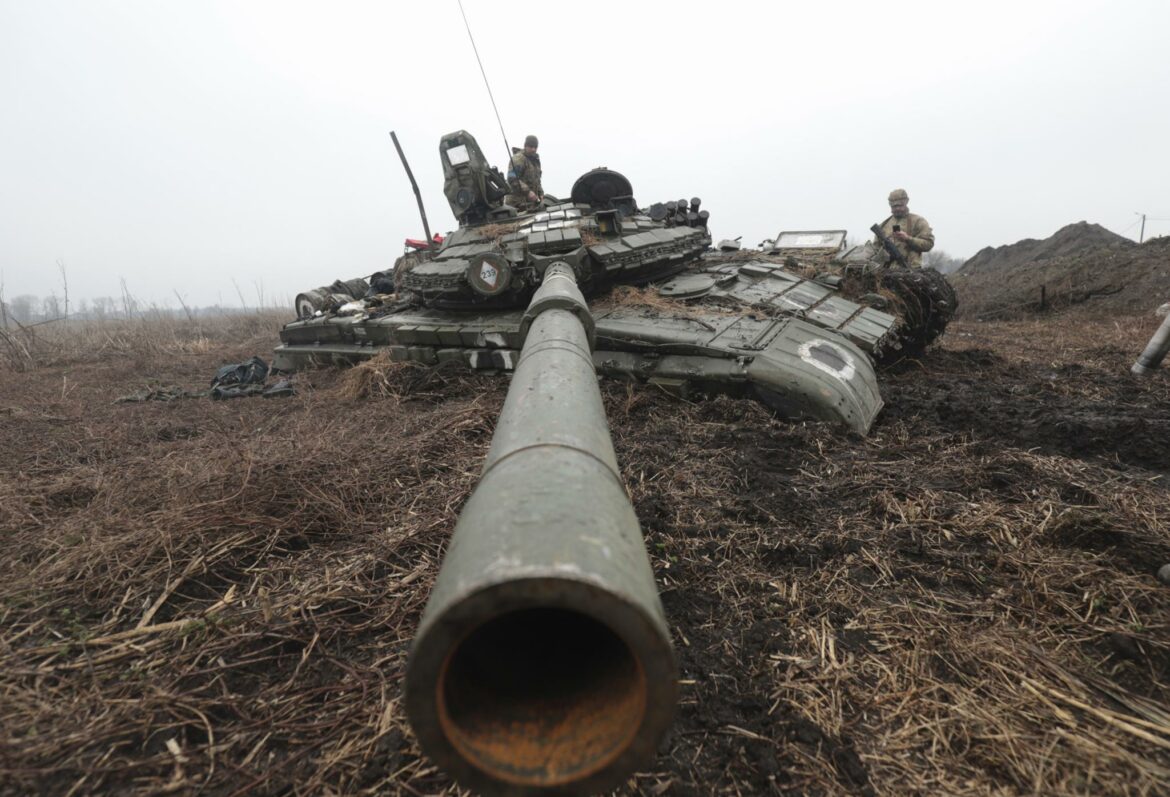 Ukrajinski zvaničnik: Ruske snage gađale skladište nafte i fabriku u oblasti Dnjepropetrovsk