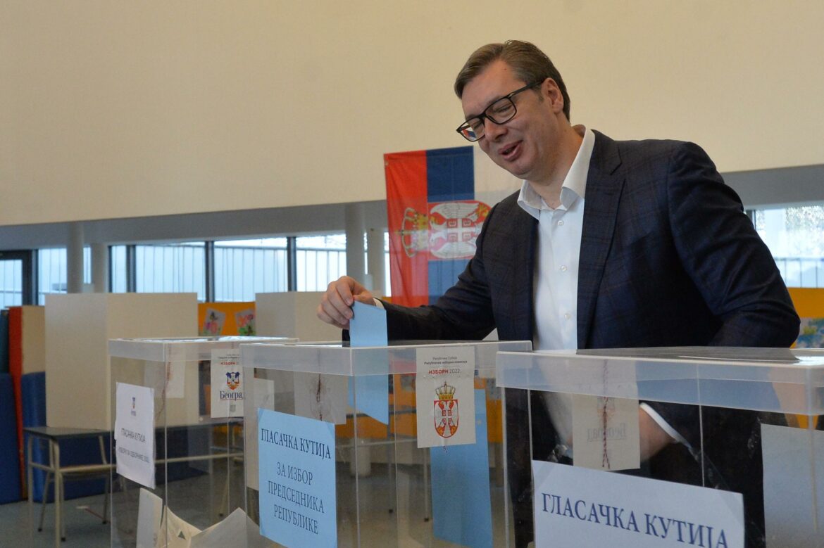 Vučić glasao na Novom Beogradu