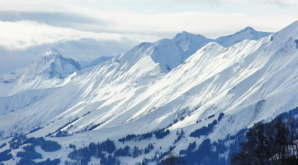 Dve osobe su poginule u urušavanju ledenih blokova na Alpima