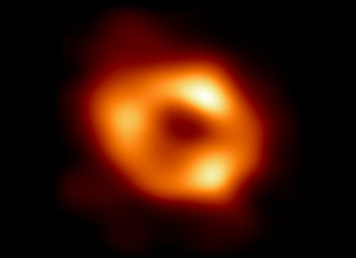 Prva slika crne rupe u srcu Mlečnog puta