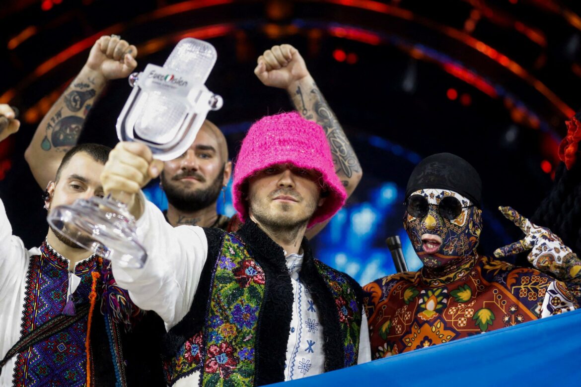 Pobednici Evrovizije prodaju trofej, prikupljaju sredstva za ukrajinsku vojsku