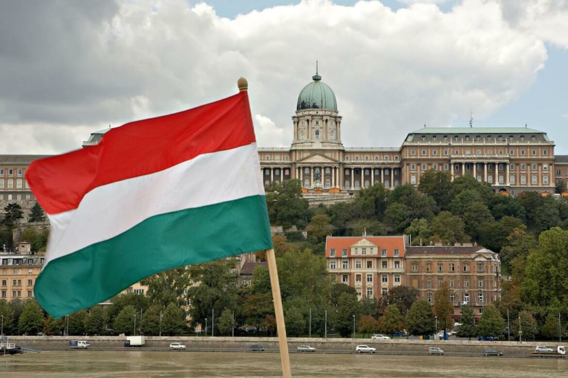 Blumberg: Mađarska blokirala zabranu uvoza nafte u EU