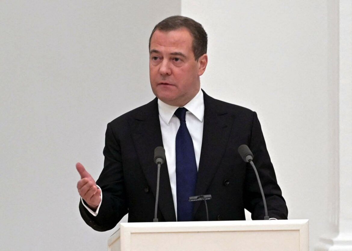 Medvedev: Uslovi koje Zelenski postavlja su kategorični do idiotizma
