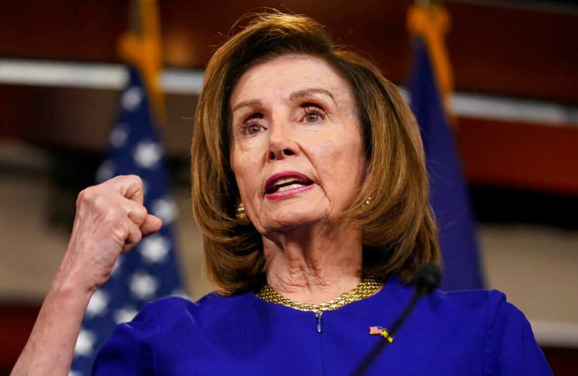 Pelosi najavljuje raspravu o zabrani ‘jurišnog oružja’