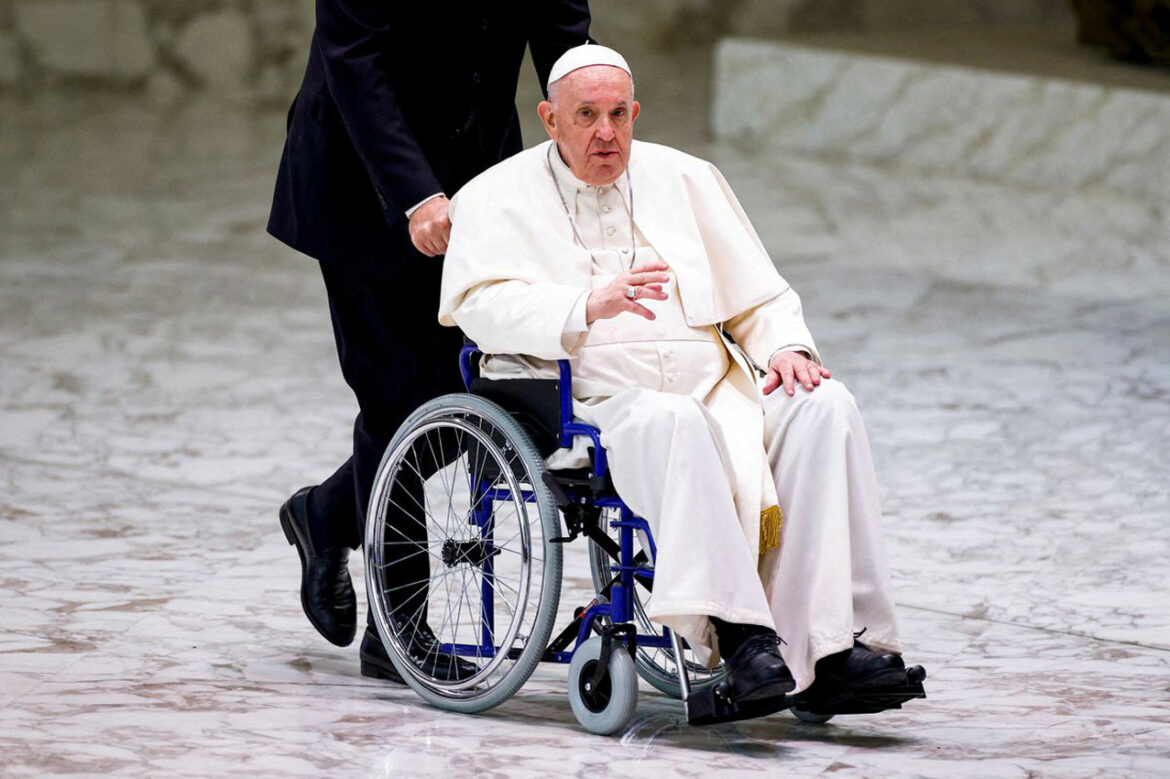 Rojters: Zdravstveni problemi neće zaustaviti papu Franju