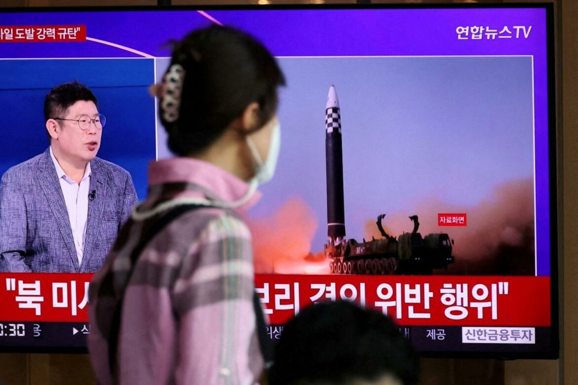 Severna Koreja ispalila tri projektila par sati nakon odlaska Bajdena iz Azije