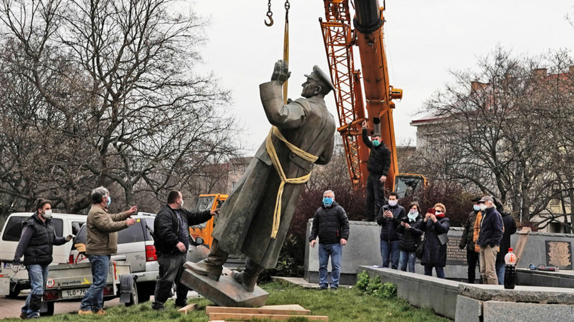 Prag će sovjetskom maršalu oduzeti titulu počasnog građanina