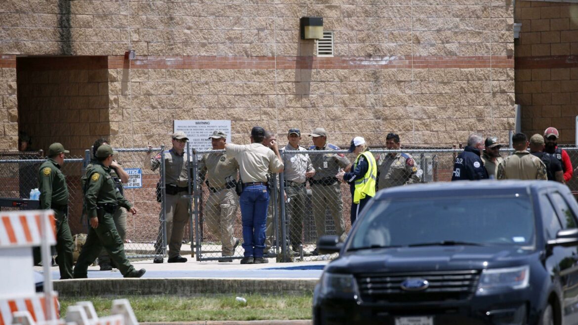U pucnjavi u osnovnoj školi u Teksasu ubijeno 19 đaka