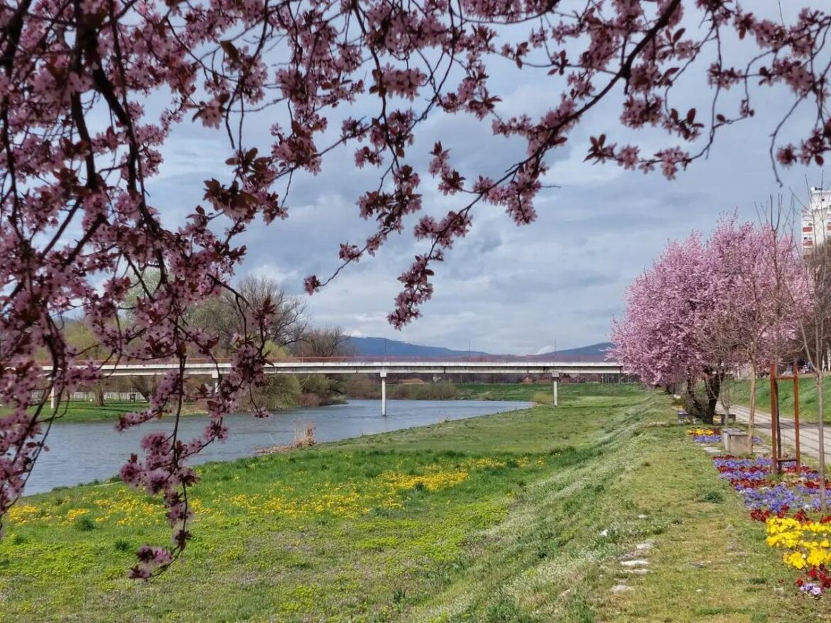 Smena sunca i oblaka, temperatura do 23 stepena