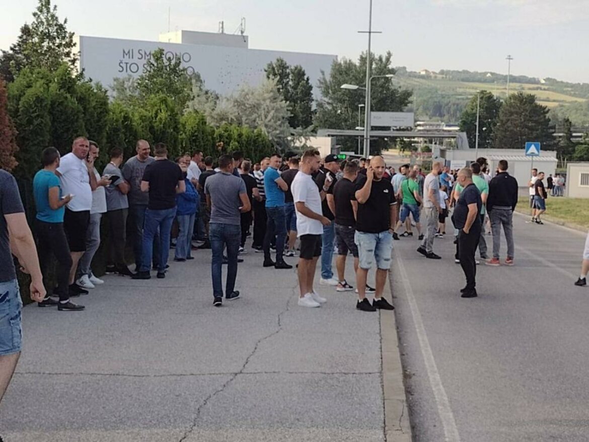 Radnici Fijata održali protest upozorenja