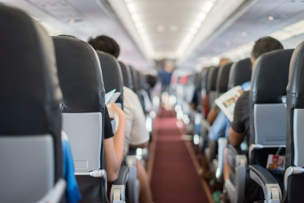 SAD ukinule obavezan kovid test za putnike avionom