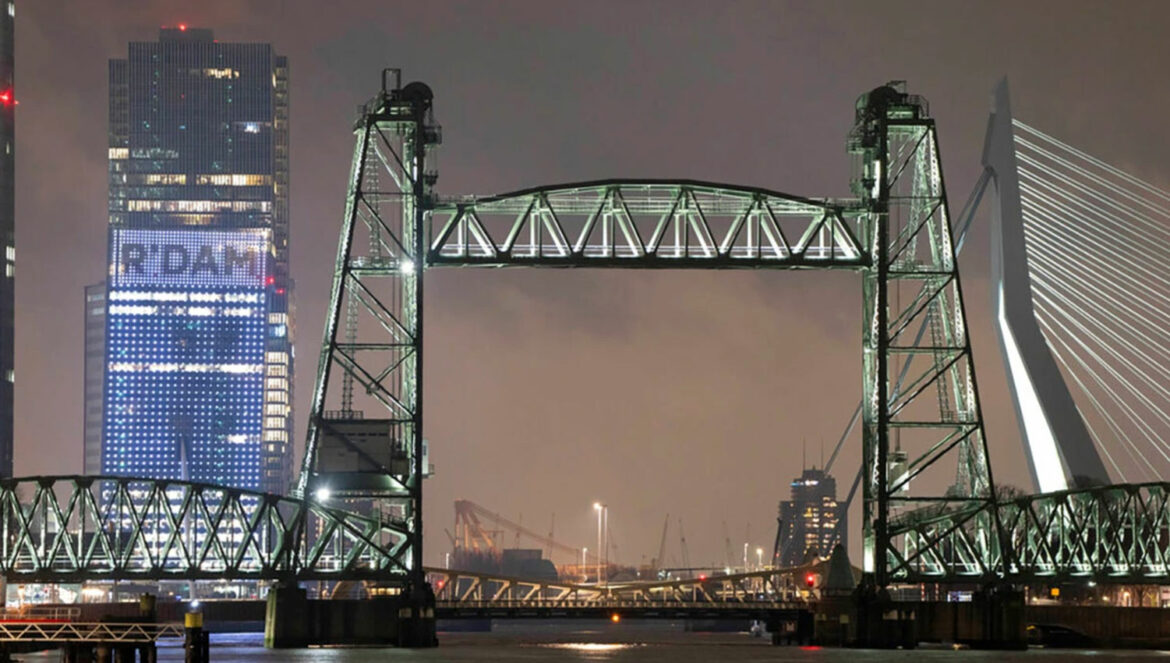 Džef Bezos protiv mosta: Roterdamova dilema oko milijarderske superjahte