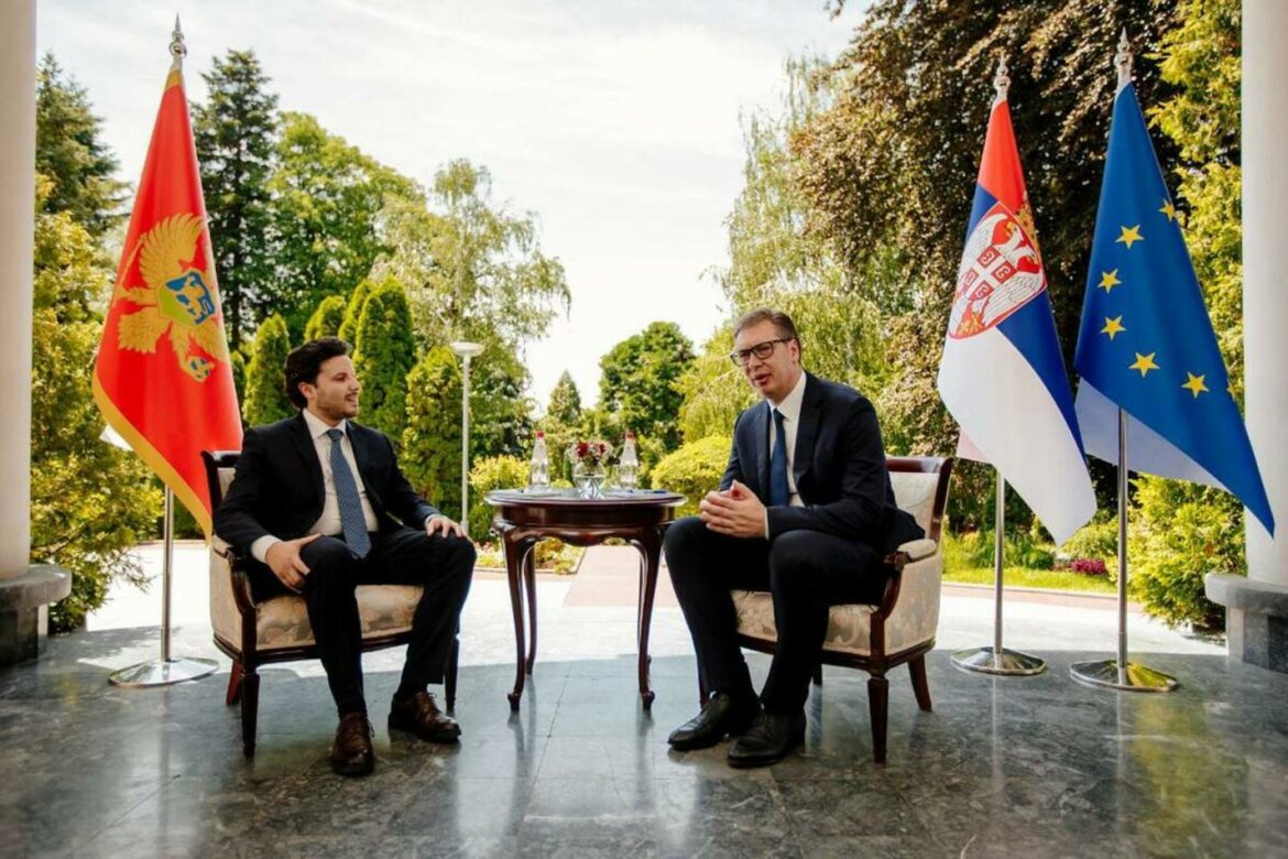 Vučić se sastao sa Abazovićem