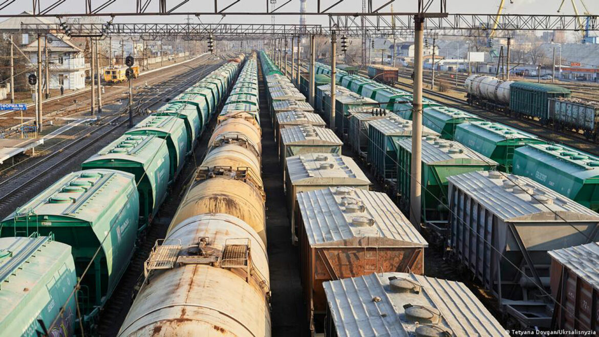 Britanija će izdvojiti do 10 miliona funti za popravku ukrajinske železnice za izvoz žita