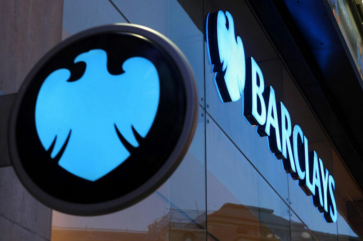Barclays povećava plate za 1.200 funti da bi ublažio krizu