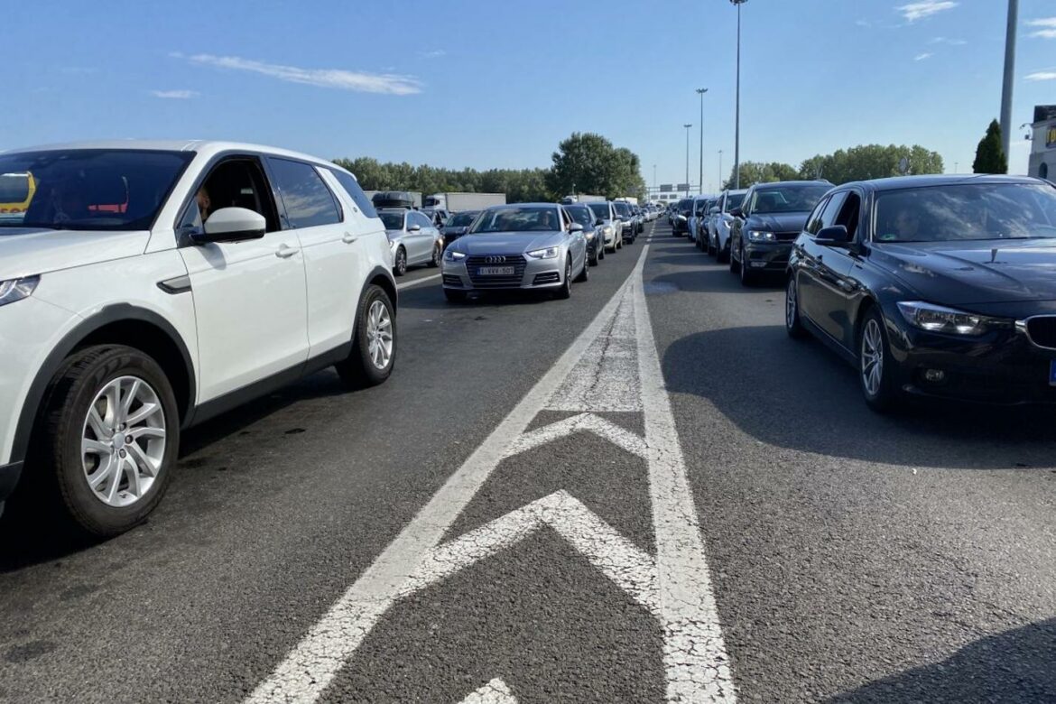 AMSS: Putnička vozila na prelazu Horgoš 2 čekaju na ulaz u zemlju šest sati