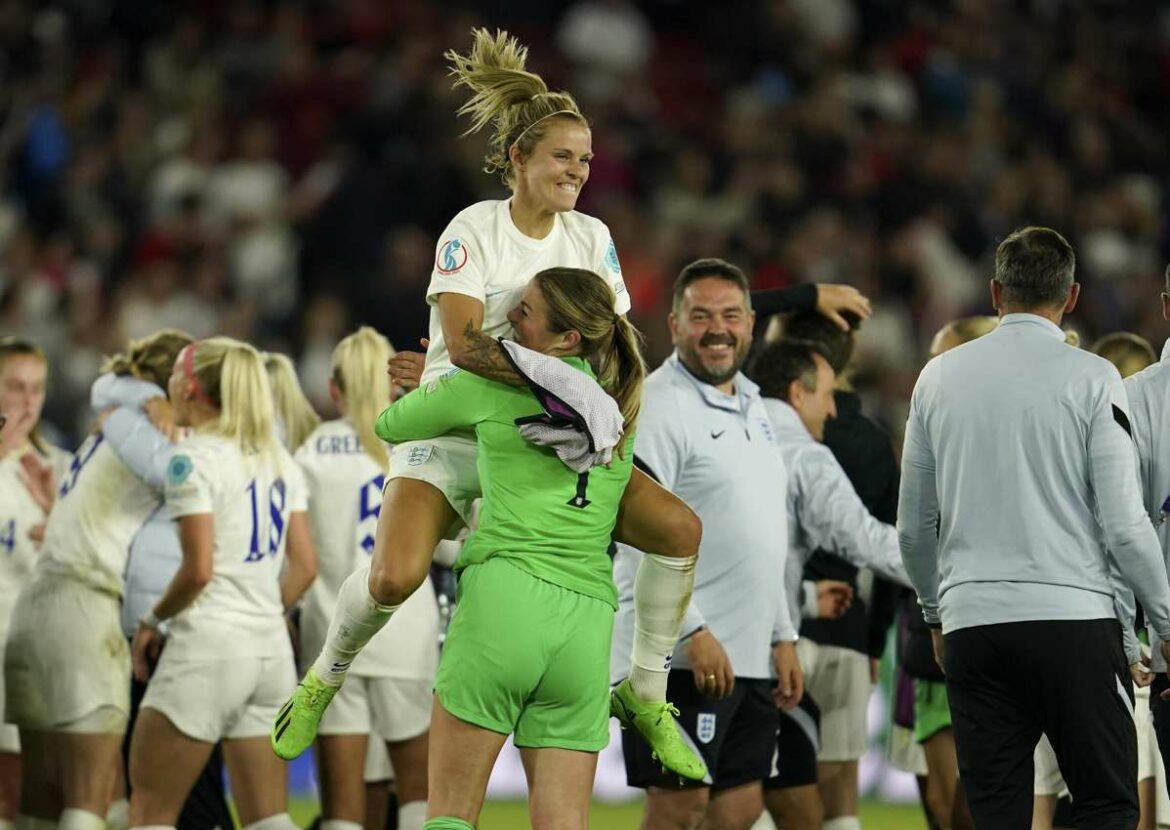Britanski premijer poželeo Engleskoj sreću u finalu ženskog fudbala